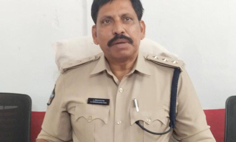 పోలీసుల నిబంధనలు గోల్డ్ షాప్ యజమానులు పాటించాలి పోలీసుల నిబంధనలు గోల్డ్ షాప్ యజమానులు పాటించాలి